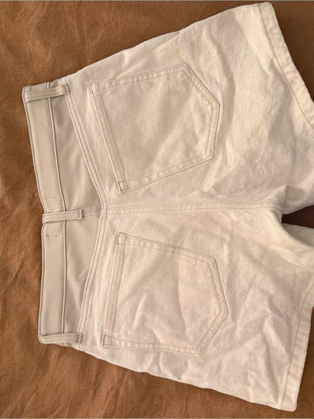 Abercrombie & Fitch Women's High-Rise Cream Denim Shorts - Picture 3 of 4